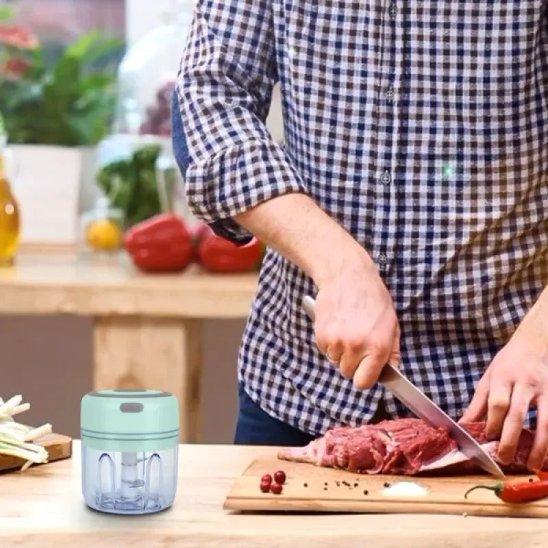 Cordless Mini Electric Garlic & Ginger Chopper – 8.45 oz